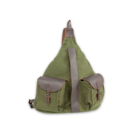 Mochila triangular de lana verde